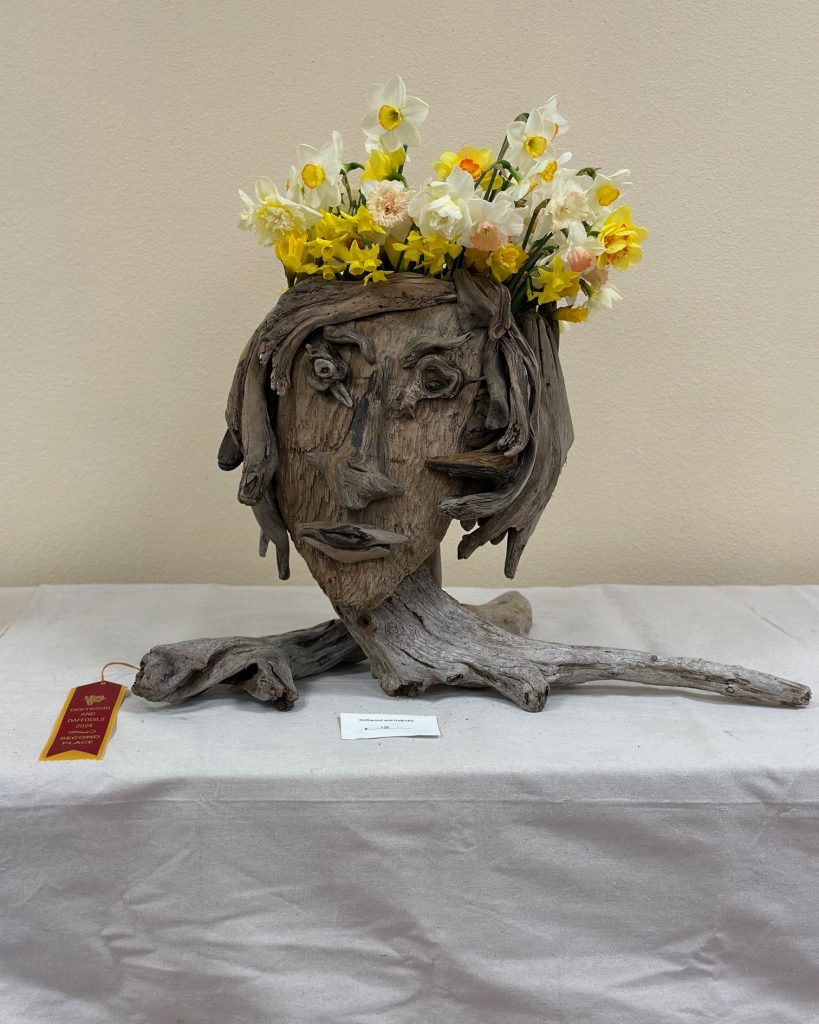 Driftwood & Daffodils
