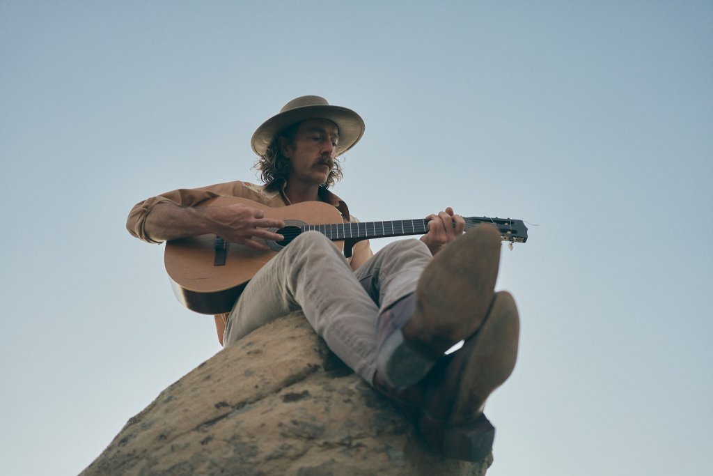 Live Music: Alex Dunn