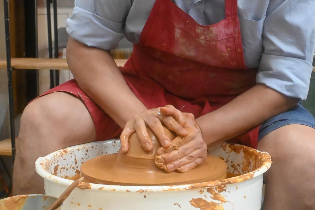 Wheel Throwing Mixing Bowls (intermediate)