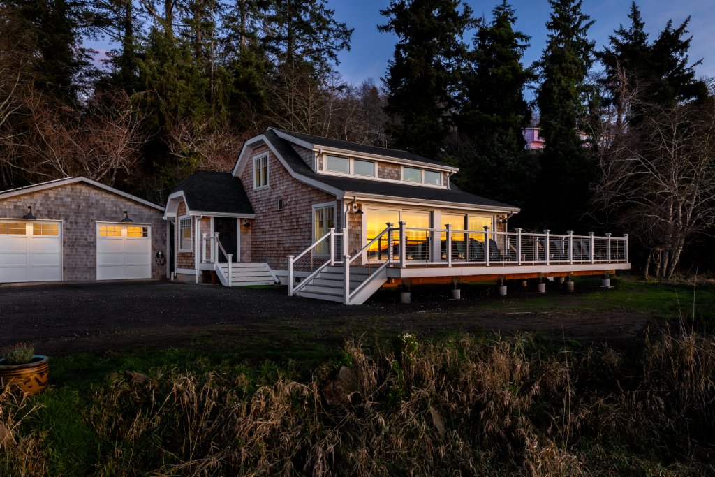 Baker Bay Retreat: Heron House