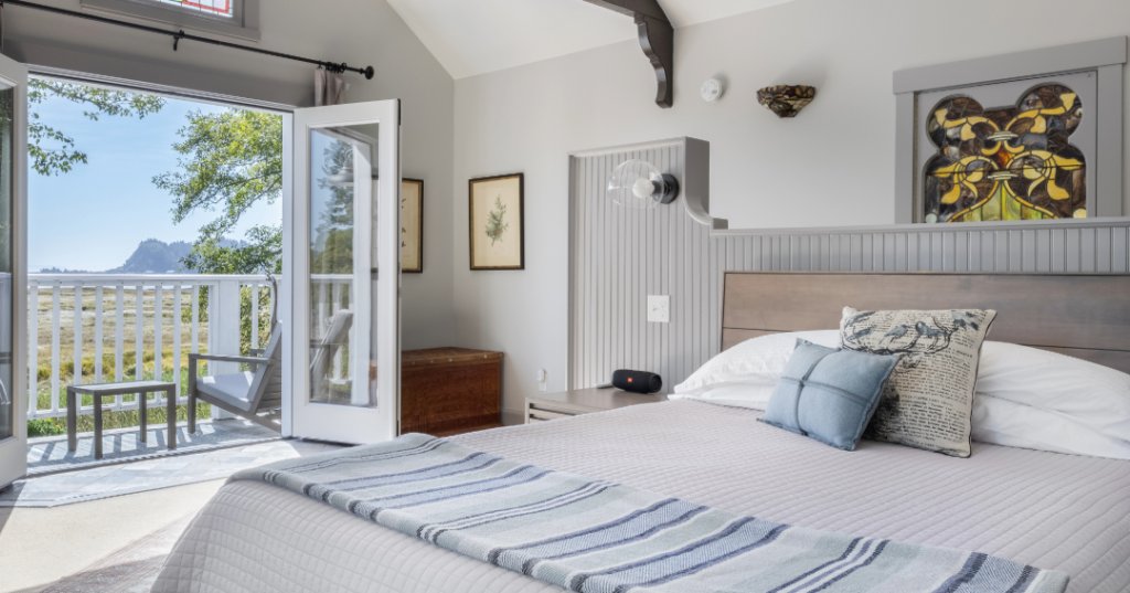 Baker Bay Retreat: The Nest