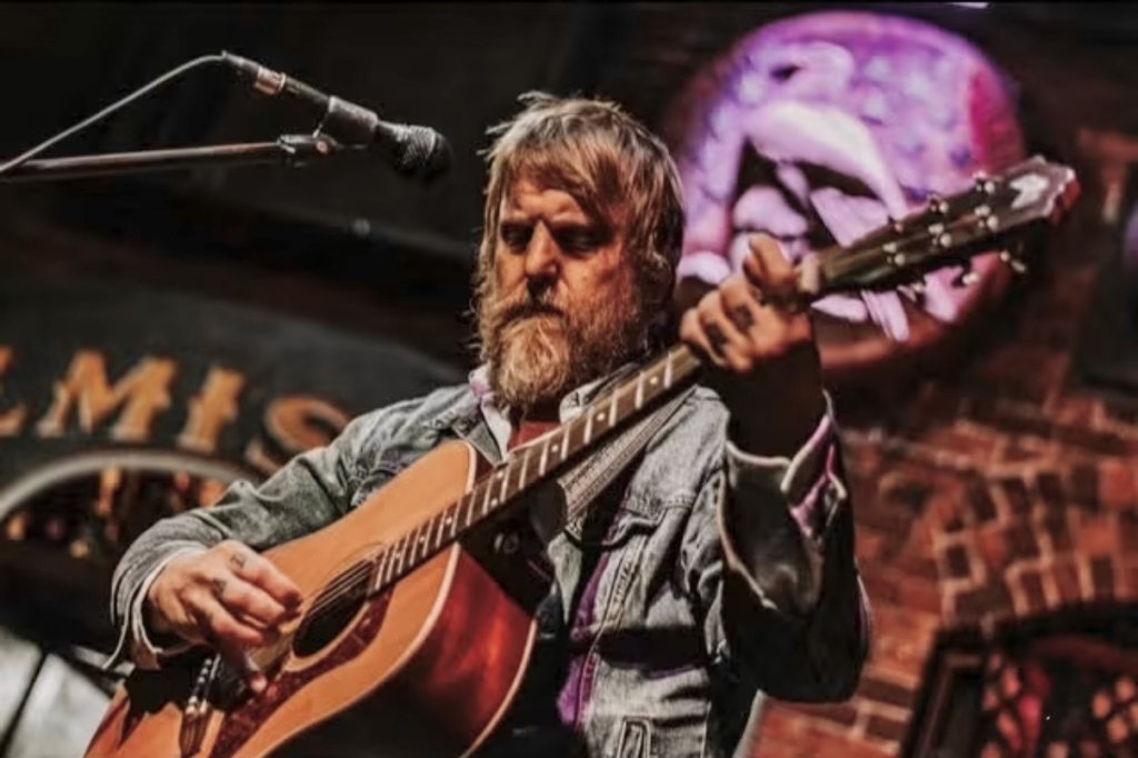 Live Music at Pickled Fish, featuring Leo Moon!