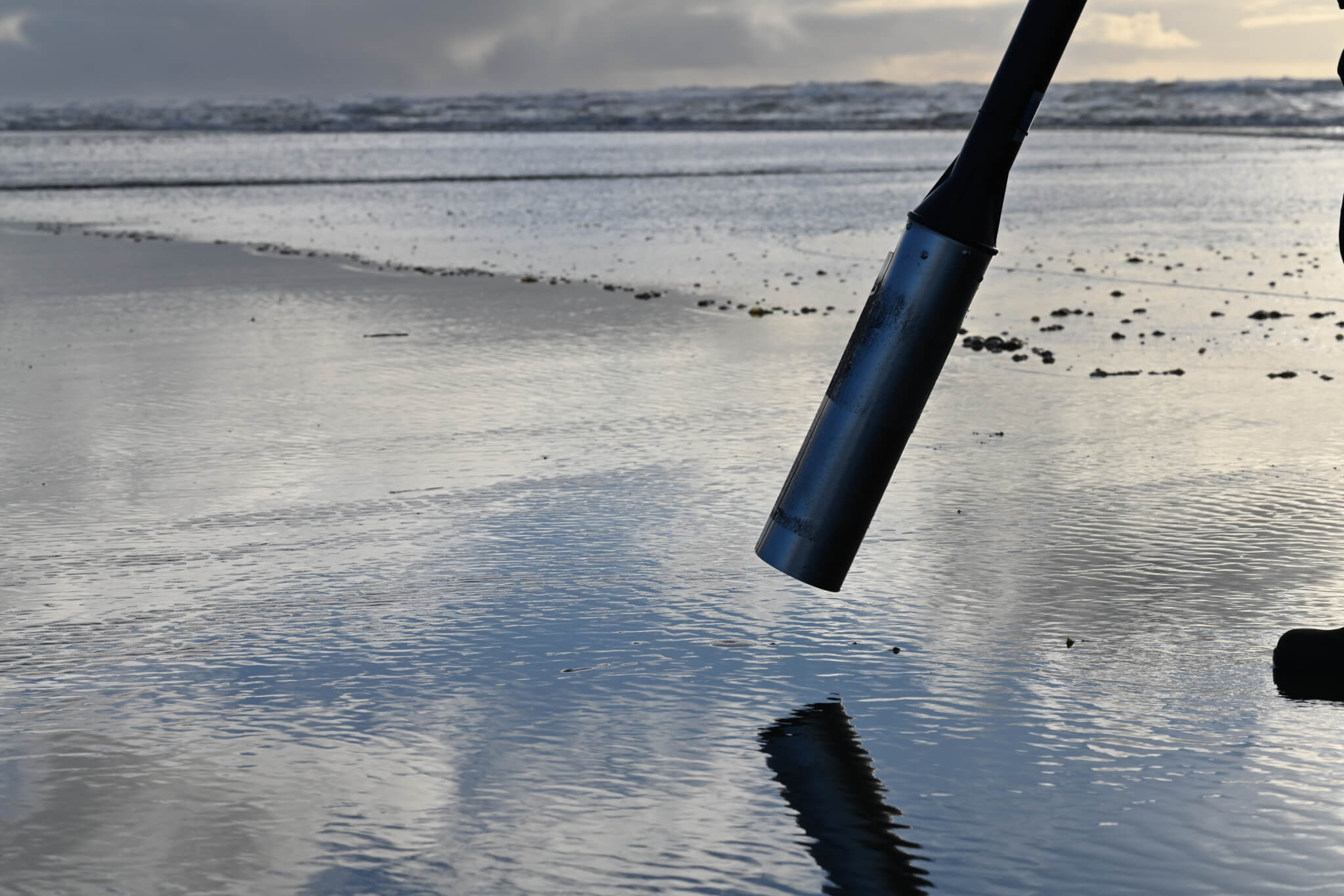 Chasing the Tide: The Thrill of a Razor Clam Dig on Washington’s Evergreen Coast Chasing the Tide: The Thrill of a Razor Clam Dig on Washington’s Evergreen Coast